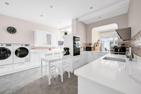 25 Highfield Road, Chislehurst, BR7 6QY