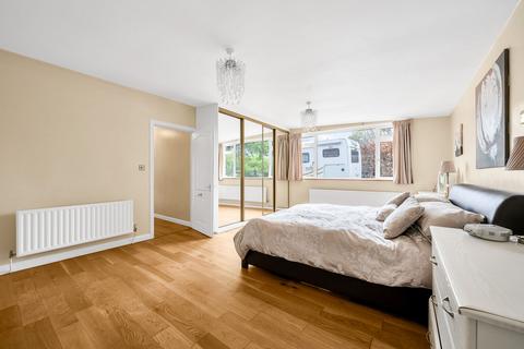 25 Highfield Road, Chislehurst, BR7 6QY