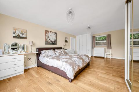 25 Highfield Road, Chislehurst, BR7 6QY