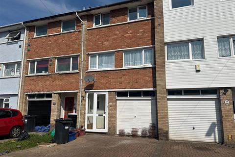 2 bedroom terraced house to rent, Clive Road, Bedfont