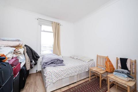 2 bedroom flat for sale, Park Lane, Tottenham, London, N17