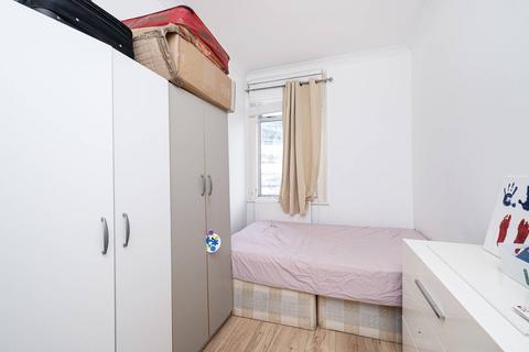 2 bedroom flat for sale, Park Lane, Tottenham, London, N17