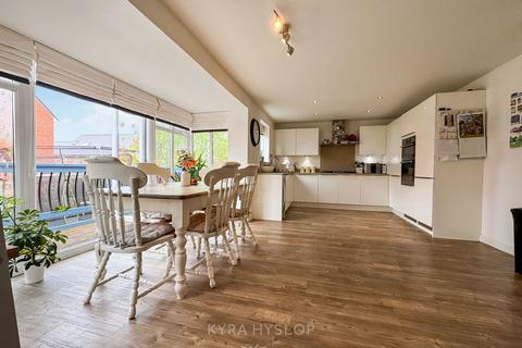 4 bedroom detached house for sale, Sandoe Way, Exeter EX1