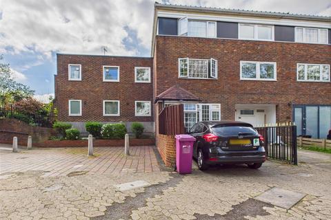 3 bedroom terraced house for sale, Granby Street, London E2