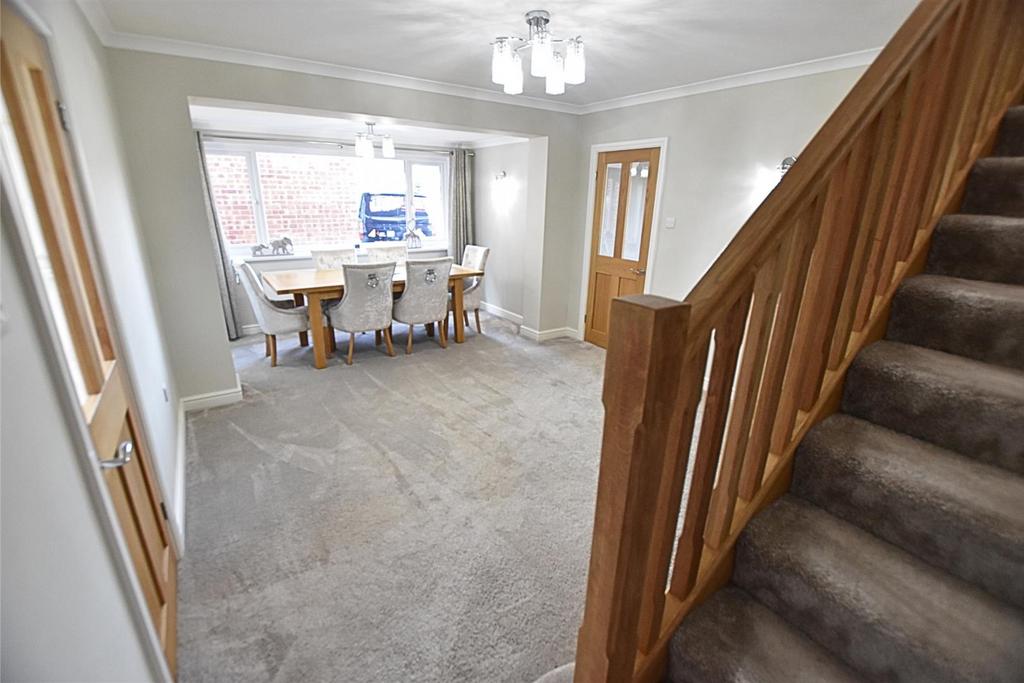 Rear ditting/dining room