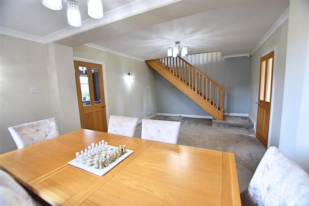 Rear ditting/dining room