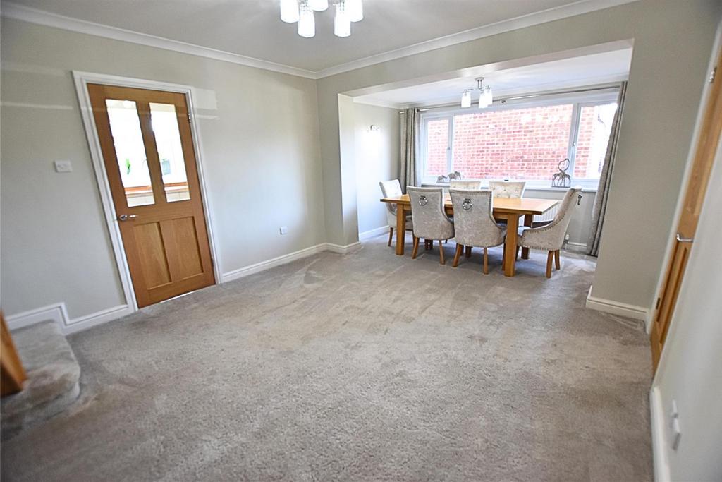 Rear ditting/dining room