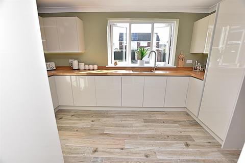 46 Anderby Drive, Grimsby, DN37 9HB
