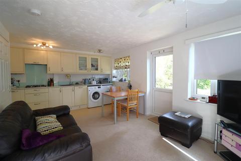 2 bedroom house to rent, Bayfield Drive, Cambridge CB25