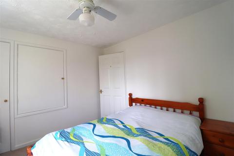 2 bedroom house to rent, Bayfield Drive, Cambridge CB25