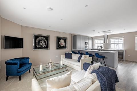 4 bedroom mews to rent, Osten Mews, London, SW7