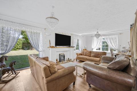 6 Bydown, Seaford, BN25 3NF