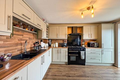 104 Attingham Drive, Dudley, DY1 3HW