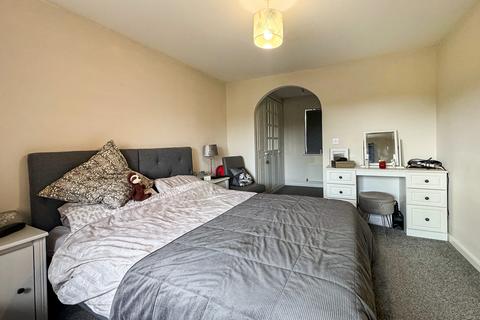 104 Attingham Drive, Dudley, DY1 3HW