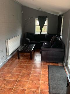 1 bedroom in a house share to rent, Bishop Close, Longbridge