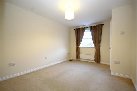 2 bedroom terraced house to rent, Milford Place, Aylesbury HP19