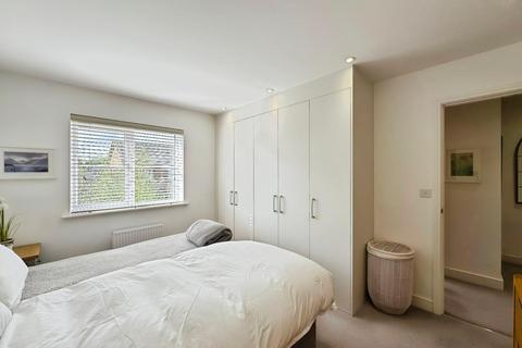 47 Bailey Road, Wilmslow, SK9 2TX