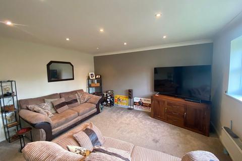 37 Butterworth Way, Greenfield, Oldham, OL3 7PS