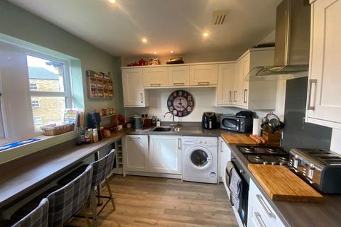 37 Butterworth Way, Greenfield, Oldham, OL3 7PS