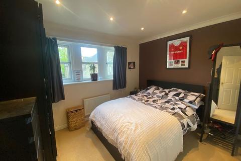 37 Butterworth Way, Greenfield, Oldham, OL3 7PS