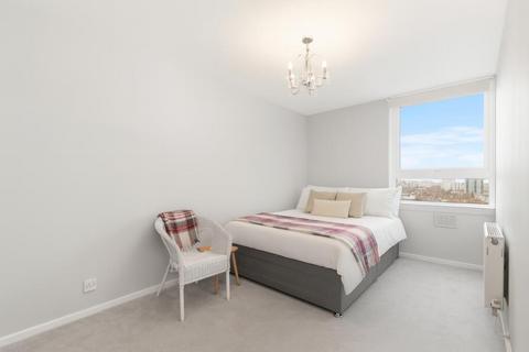 2 bedroom flat for sale, Shuttleworth Road, Battersea SW11