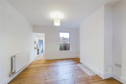 3 bedroom terraced house to rent, Ashburnham Road, Northampton NN1