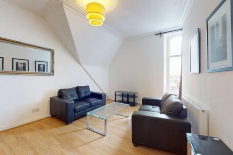 3 bedroom flat to rent, Castle Terrace, City Centre, Aberdeen, AB11