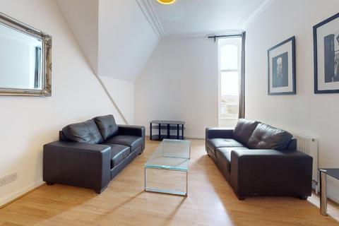 3 bedroom flat to rent, Castle Terrace, City Centre, Aberdeen, AB11