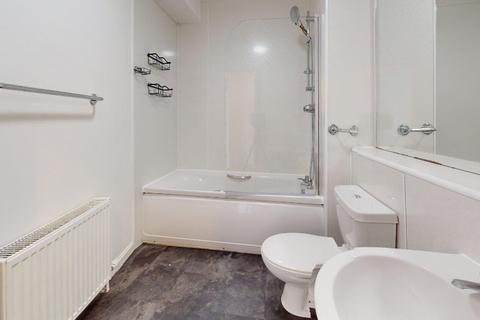 3 bedroom flat to rent, Castle Terrace, City Centre, Aberdeen, AB11