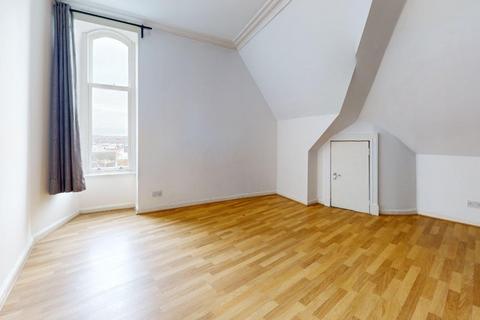 3 bedroom flat to rent, Castle Terrace, City Centre, Aberdeen, AB11