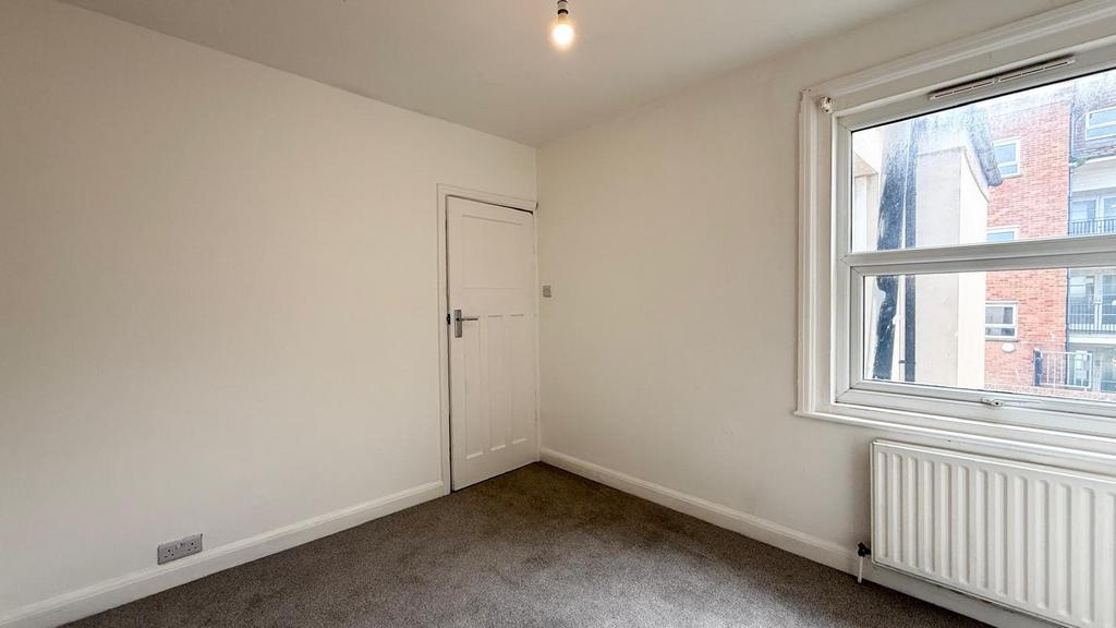 Bedroom 1,.jpg