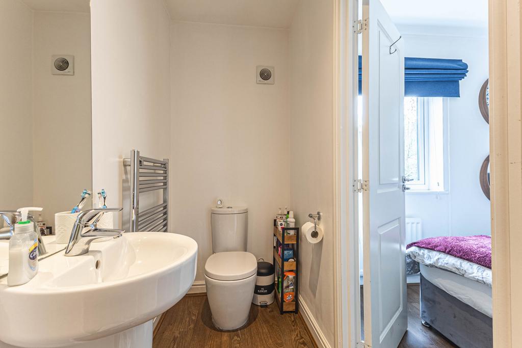 En-Suite 2