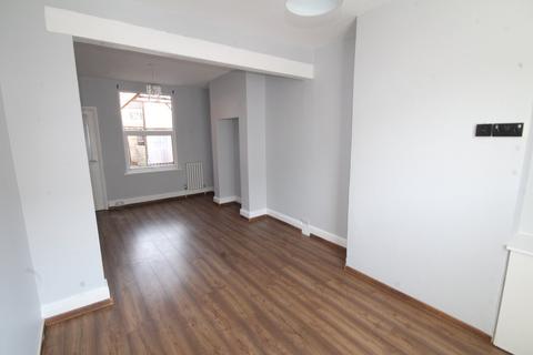 3 bedroom terraced house to rent, Hampton Street, Northampton, NN1