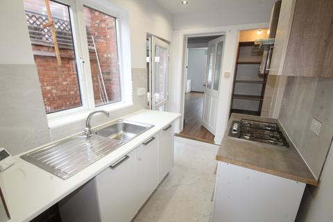 3 bedroom terraced house to rent, Hampton Street, Northampton, NN1