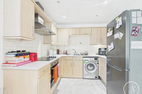 6 Caraway Drive, Meanwood, Leeds, LS6 4RX