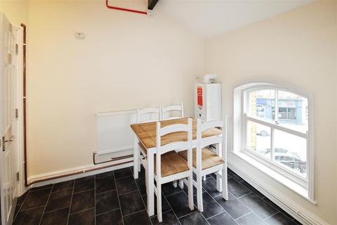 1 bedroom apartment to rent, The Green, Bradford BD10