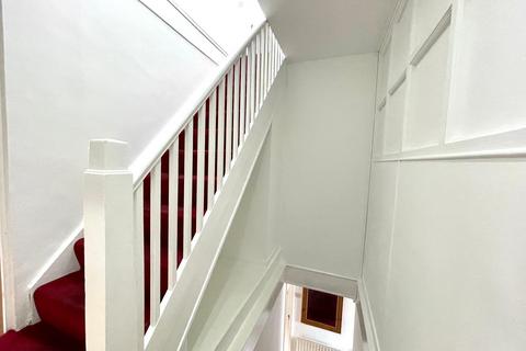 1 bedroom in a house share to rent, Vallance Road, London E1