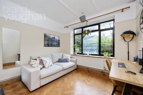 2 bedroom flat for sale, Farm Road, Hove, East Sussex, BN3