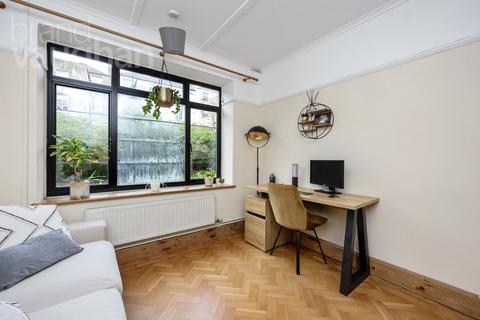 2 bedroom flat for sale, Farm Road, Hove, East Sussex, BN3