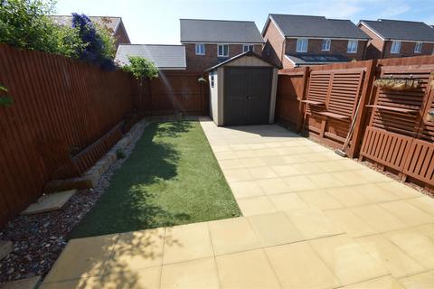3 bedroom house to rent, Malkins Wood Lane, Manchester M28