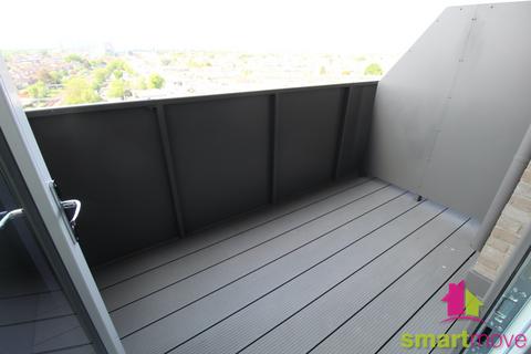 1 bedroom flat to rent, High Road, Seven Kings, IG3