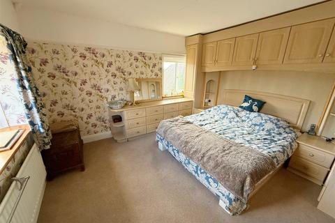 14 Evesham Road, Cookhill, Alcester, B49 5LG