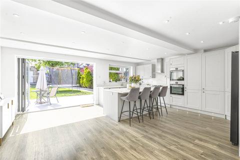 26 Queensway, West Wickham, BR4 9ER