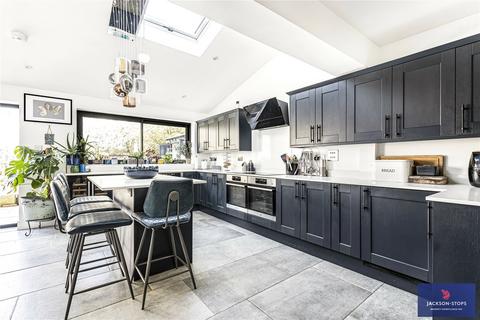 11 Amber Drive, Walgrave, Northampton, NN6 9RW