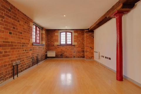 2 bedroom apartment to rent, Biddle & Shipton, Gloucester Docks
