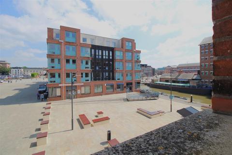 2 bedroom apartment to rent, Biddle & Shipton, Gloucester Docks
