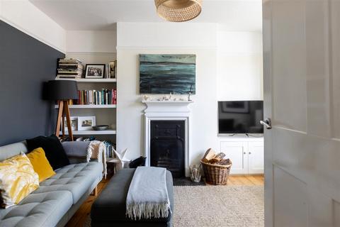 4 bedroom semi-detached house for sale, Cornfield Road, Reigate