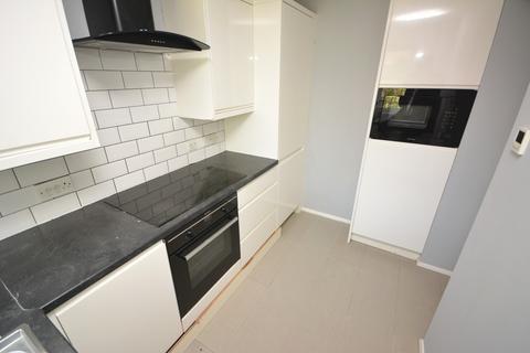 2 bedroom apartment to rent, Wickham Crescent, CM1