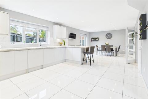 153a Beechcroft Road, Upper Stratton, Swindon, SN2 7RS