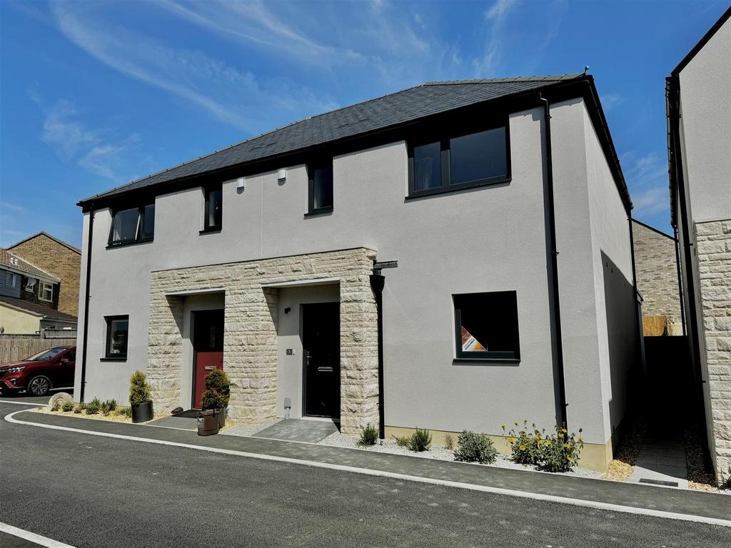 Off road parking &amp; garage opposite